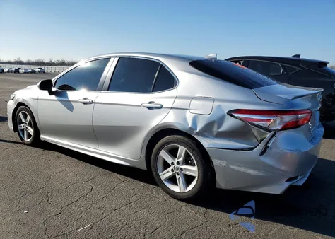 2020 Toyota Camry Se z USA, uszkodzony, nr VIN 4T1G11AK9LU872008